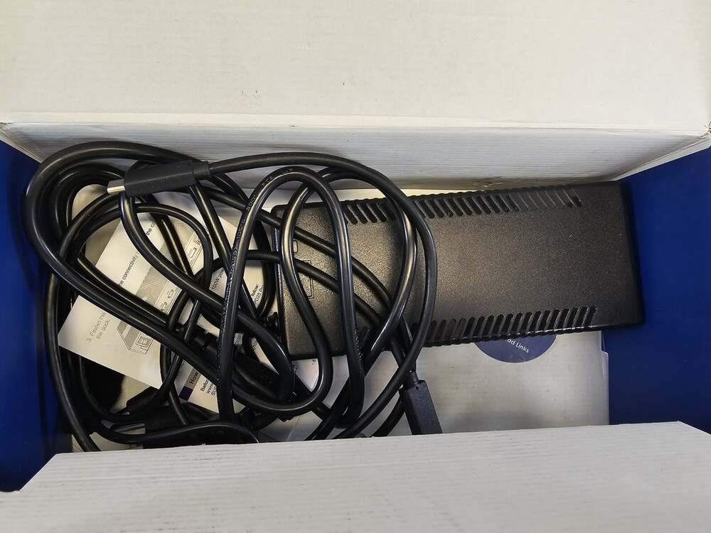 Wavelink - USB-C Triple 4K Display Universal Docking Station - Picture 8 of 9